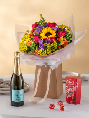 Fresh Flowers Mother's Day Special Mum Gift Bag(Delivery from 4th10th