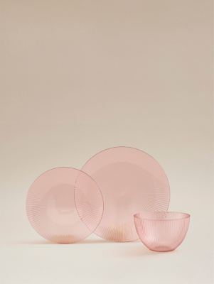 Pink Scalloped Plastic Dinner Set 12 Piece Outdoor Garden