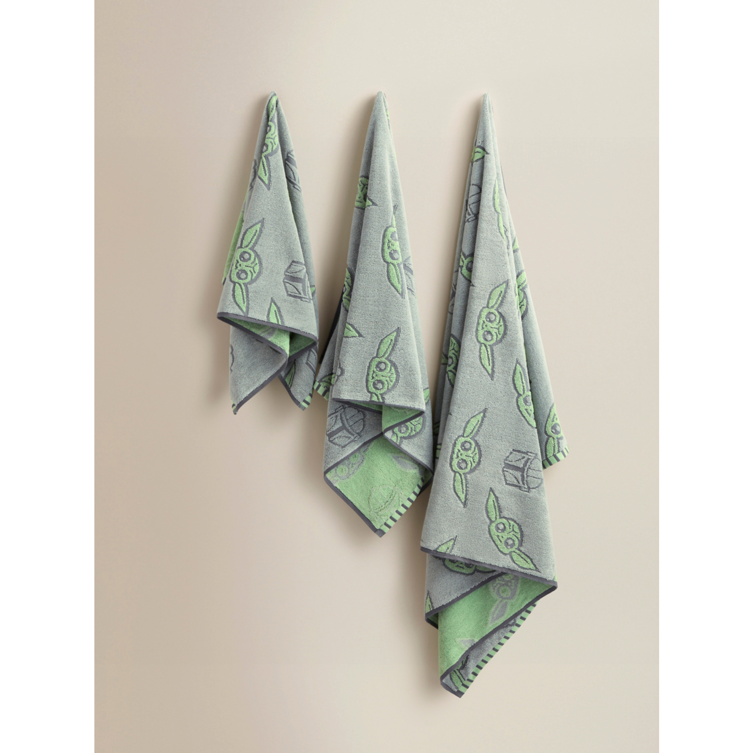 Star Wars Multi The Mandalorian Grogu Cotton Towel Range