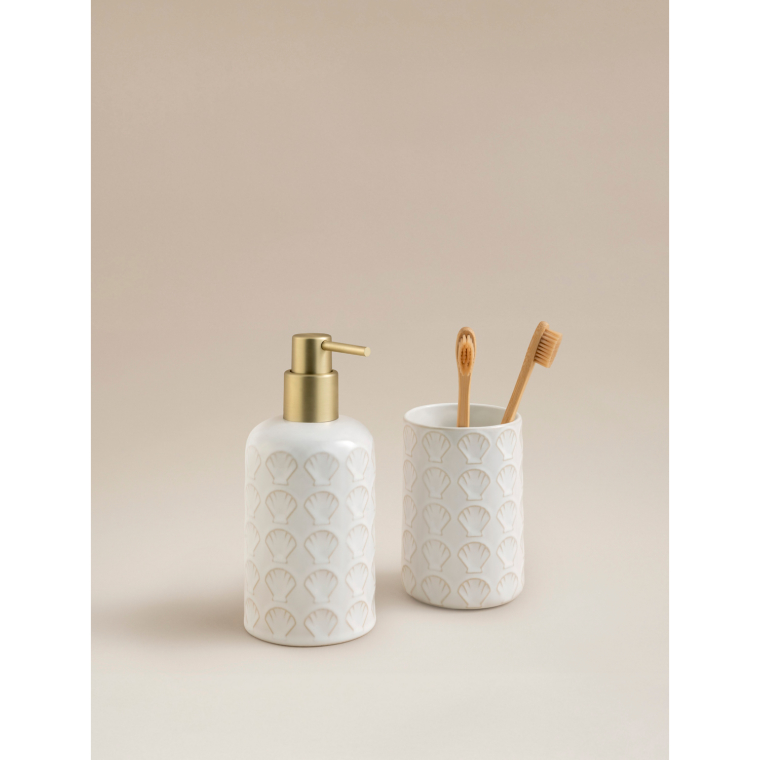 George Cream Nautical Shell Soap Dispenser & Tumbler Set