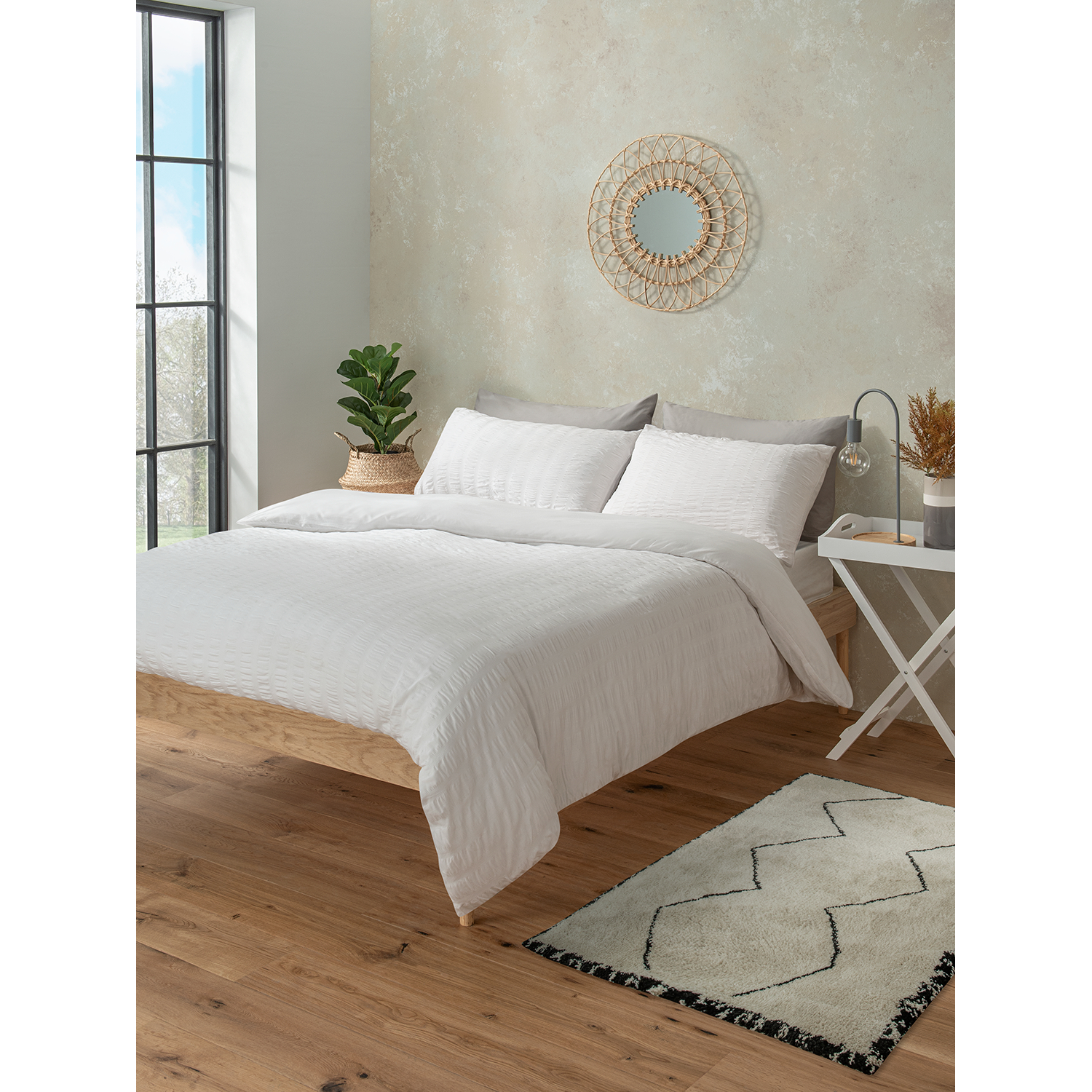 George White Seersucker Duvet Set