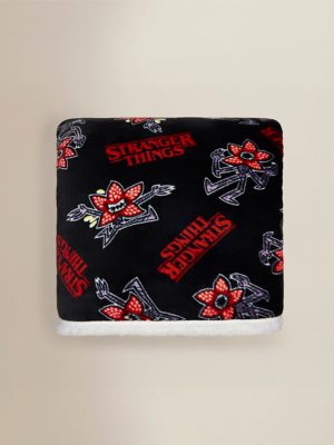 Stranger Things Black Sherpa Blanket - 120cm x 150cm | Home