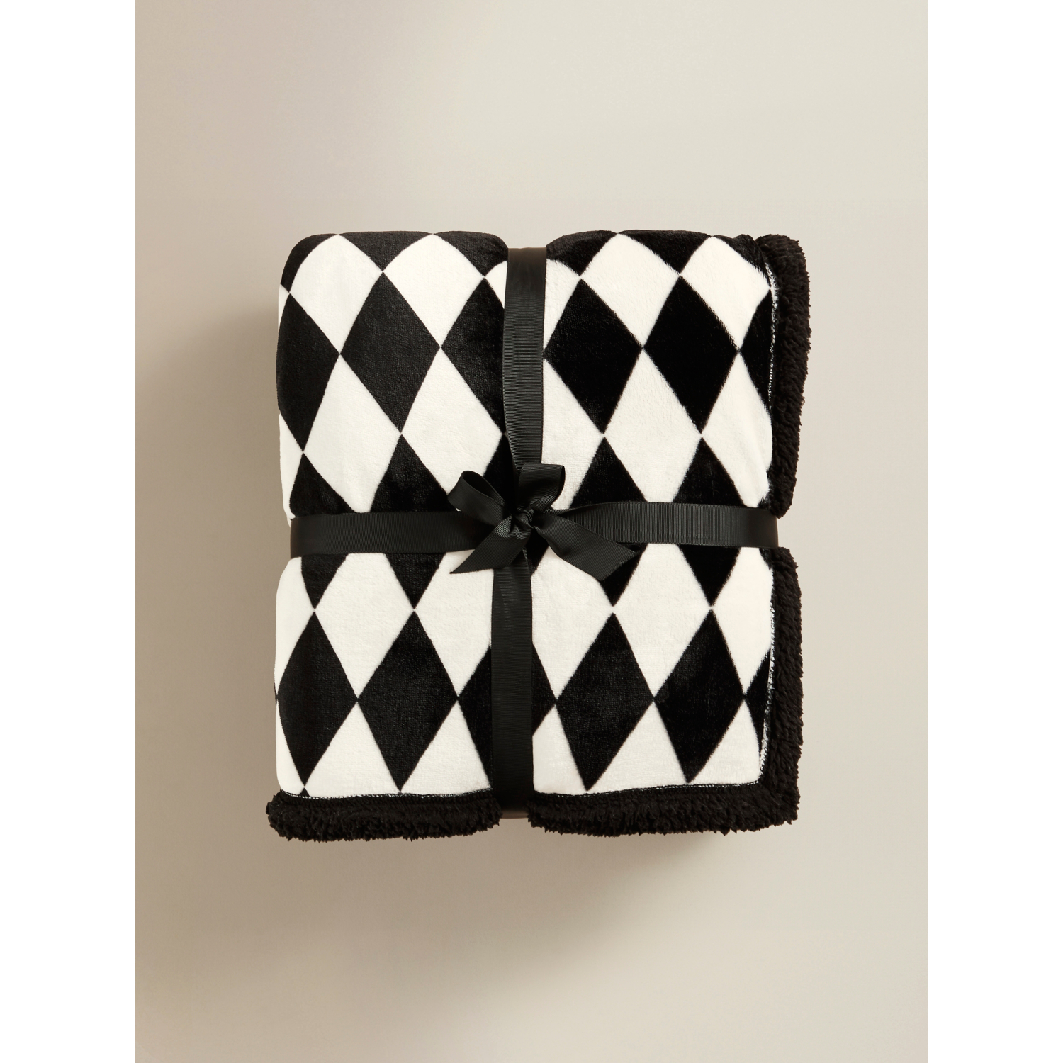George Black & White Harlequin Sherpa Throw - 150 X 120Cm
