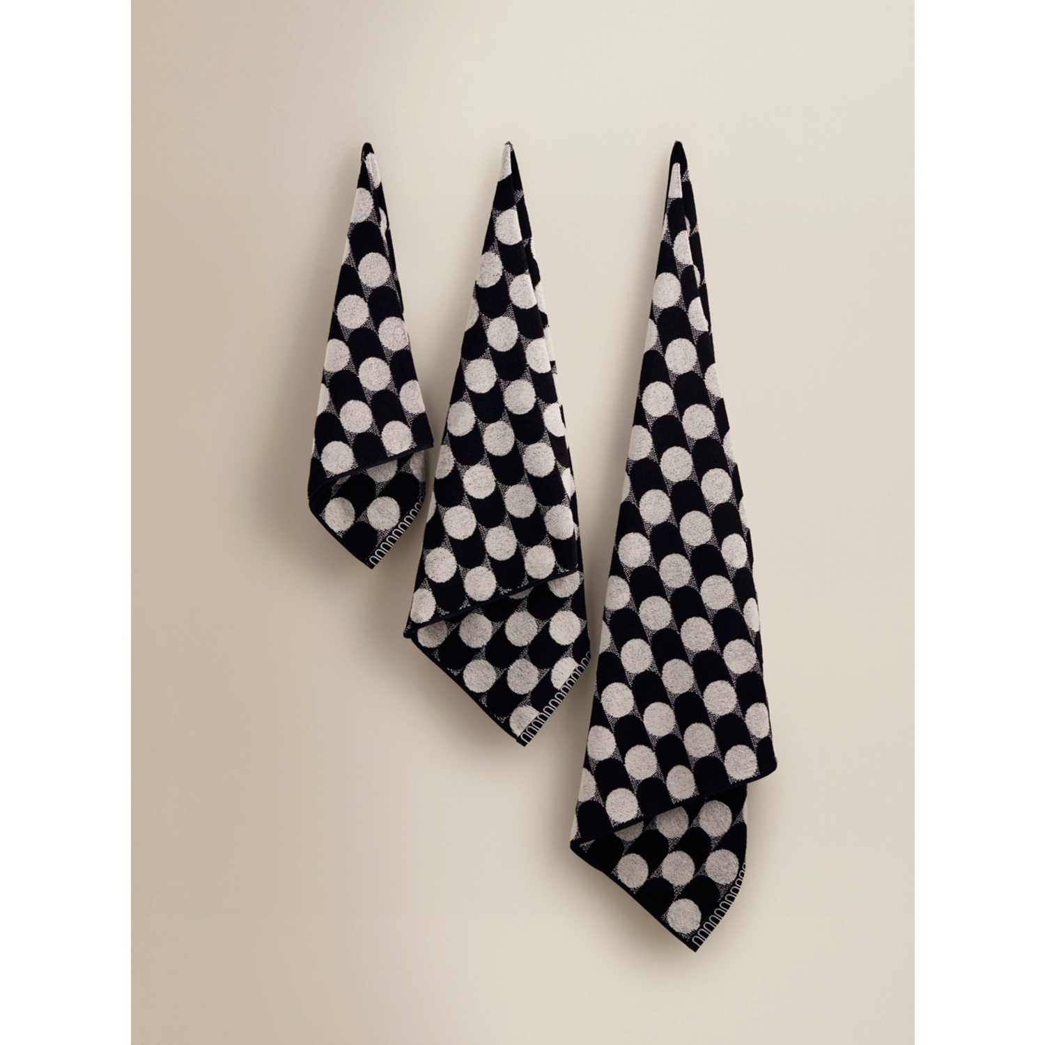 George Black & White Monochrome Circle Cotton Towel Range