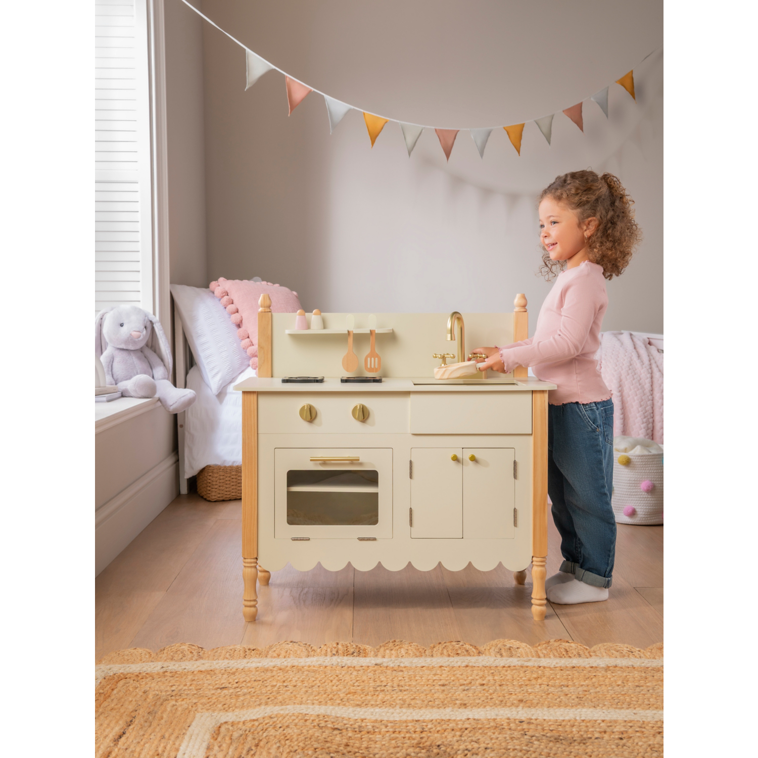 George Cream Wooden Scallop Kitchen