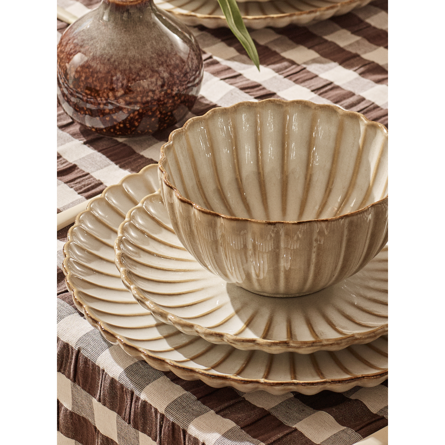 George Natural Brown Reactive Glaze Scalloped Dinner Set 12 Piece