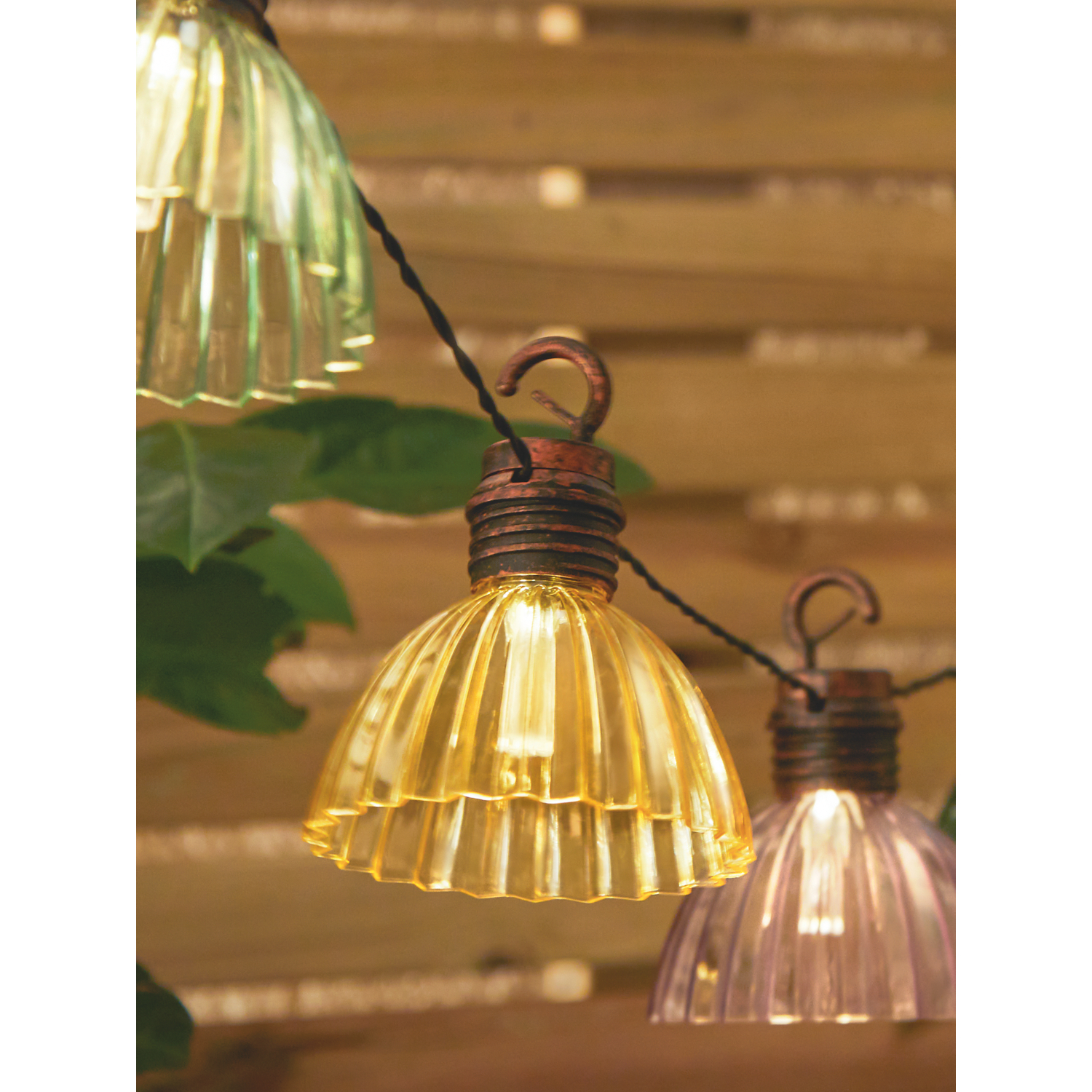 George Multi Ribbed Lampshade Solar String Lights