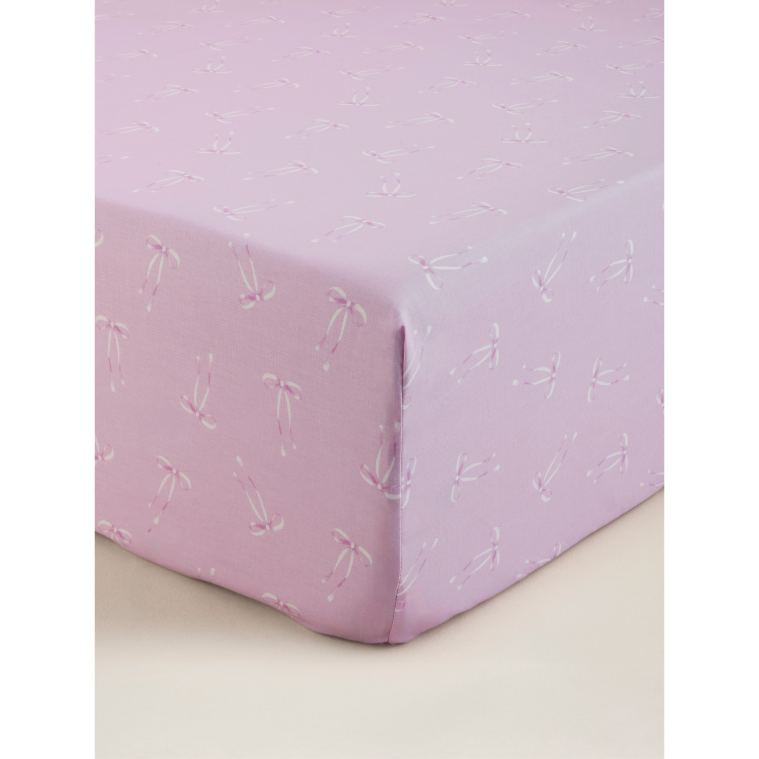 George Pink & White Trailing Tied Bows Fitted Sheet