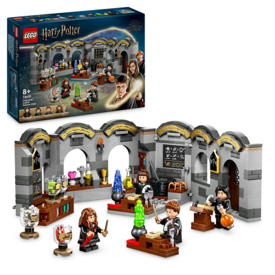 LEGO Harry Potter Hogwarts Castle: Potions Class Toys