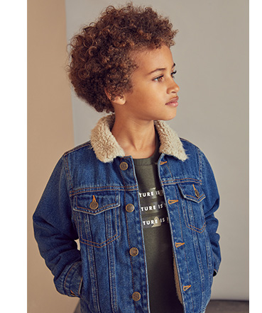 This blue denim jacket will be a true win all year round