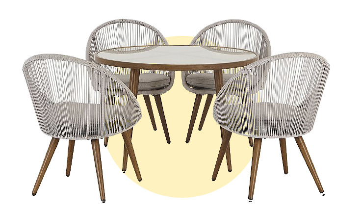 Perfect for relaxing and socialising, this patio set comes with four chairs and a large table