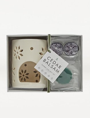 Cream snowflake laser cut Cedar Balsam burner and wax melt set.