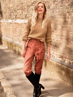 orange jumper outfit