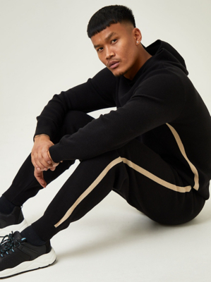 men joggers set