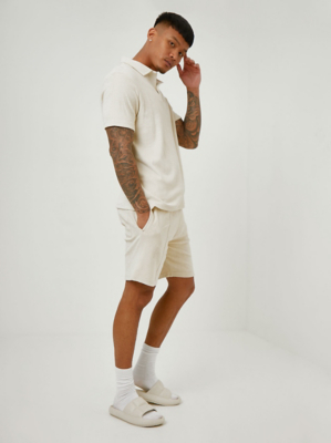 men's polo and shorts outfit