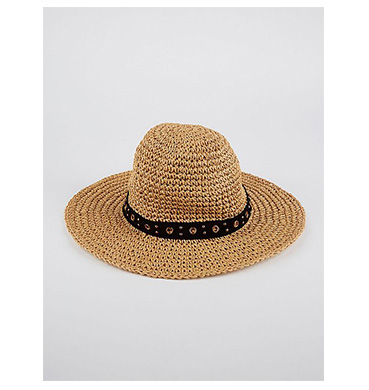 Give your sunny-day outfits a boho twist with this vintage-style floppy hat