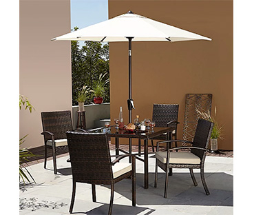 This Jakarta 6 piece patio set combines traditional style with durable modern materials 