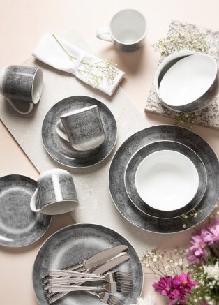 Grey plate set.