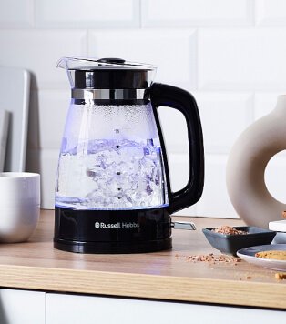 Black Russell Hobbs Classic Glass Kettle.