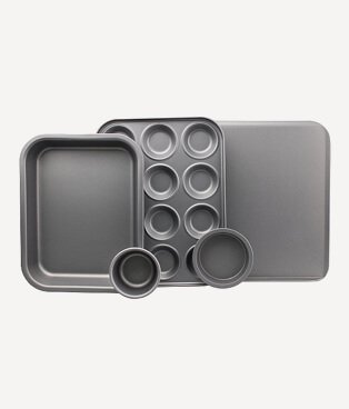 Set of baking trays