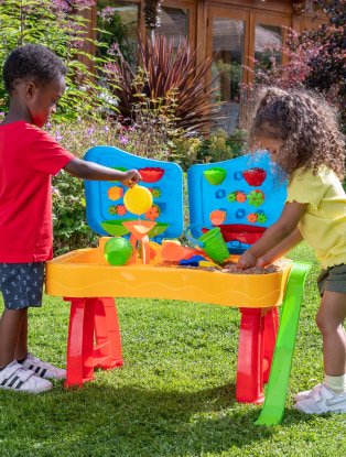 Kids water play table.