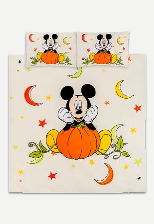 Mickey Mouse halloween duvet cover.