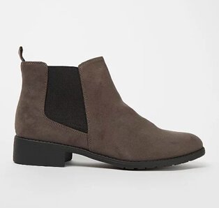 Brown ankle boots.